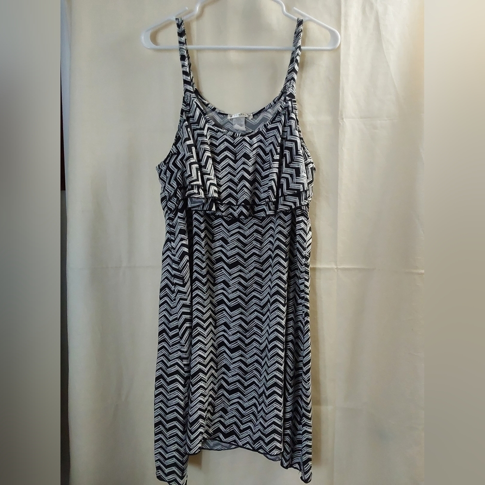 Agenda Dress, Women's Black and White Zig Zag print ,Ruffled Top, thin Straps